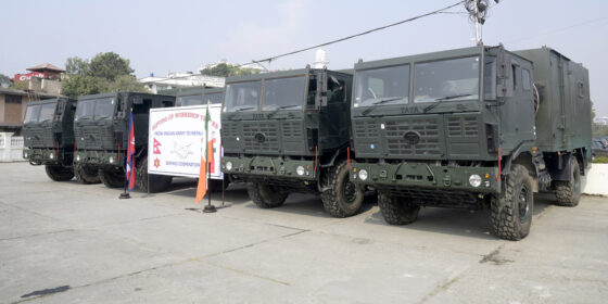 नेपाली सेनालाई भारतीय सेनाले दिए पाँचवटा ट्रक उपहार