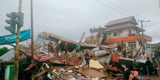 इन्डोनेसियामा गयो शक्तिशाली भूकम्प, ९०० घर क्षतीग्रस्त