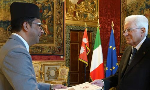 राजदूत सुवेदीद्वारा इटालीका राष्ट्रपतिसमक्ष ओहोदाको प्रमाणपत्र प्रस्तुत